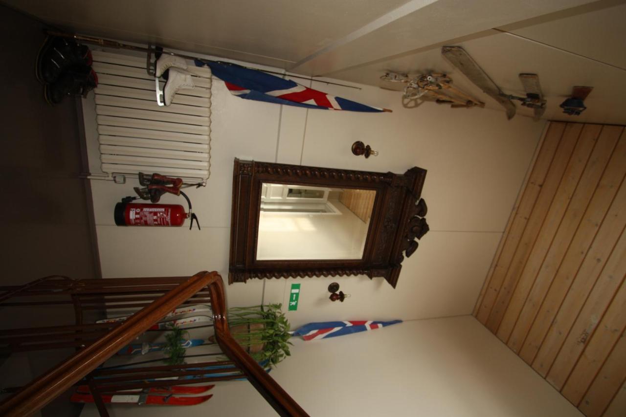 Dalvik Hostel Gimli Экстерьер фото
